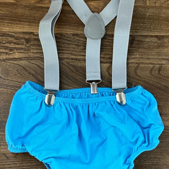 Baby Bloomers, Bow Tie  & Suspenders set with Knitted Bunny Hat - Picture 5 of 5